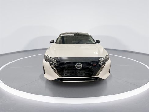 Used 2024 Nissan Sentra SR w/ Trunk Package image 3