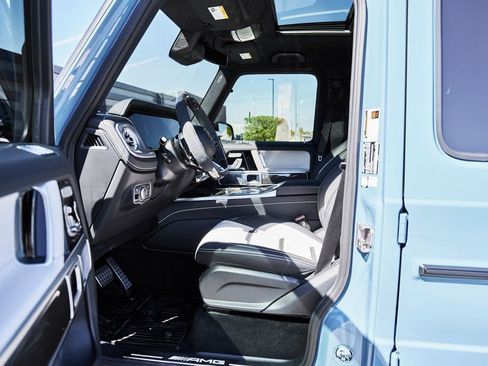 Used 2025 Mercedes-Benz G 63 AMG 4MATIC image 32