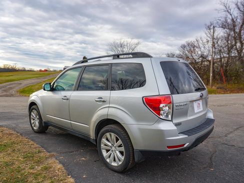 Used 2011 Subaru Forester 2.5X Premium w/ All-Weather Pkg image 5