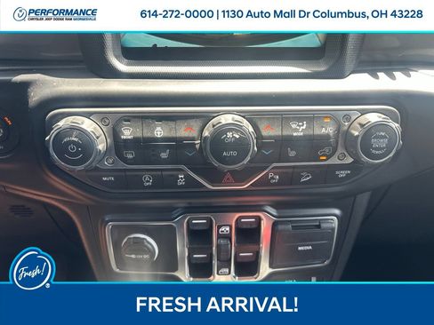 Used 2021 Jeep Wrangler Unlimited Sahara w/ Uconnect 4C Nav & Sound Group AWD/4WD image 24