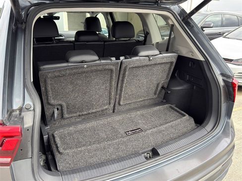 Used 2022 Volkswagen Tiguan SE image 29