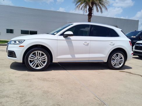 Used 2018 Audi Q5 2.0T Premium Plus w/ Premium Plus Package AWD/4WD image 3