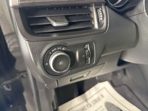 Used 2017 Buick Envision Essence FWD image 19