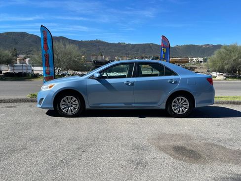 Used 2013 Toyota Camry LE image 8