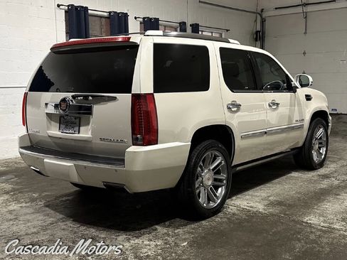 Used 2013 Cadillac Escalade Platinum image 8