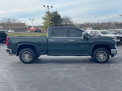 New 2026 Chevrolet Silverado 2500 LTZ w/ LTZ Premium Package AWD/4WD image 8
