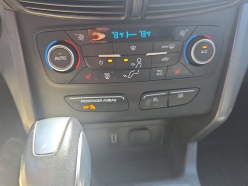 Used 2019 Ford Escape SEL image 12