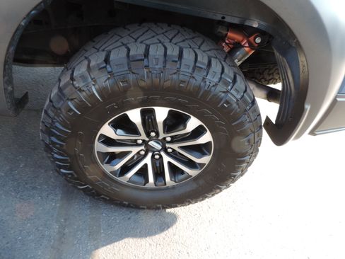 Used 2019 Ford F150 Raptor w/ Equipment Group 802A Luxury image 23