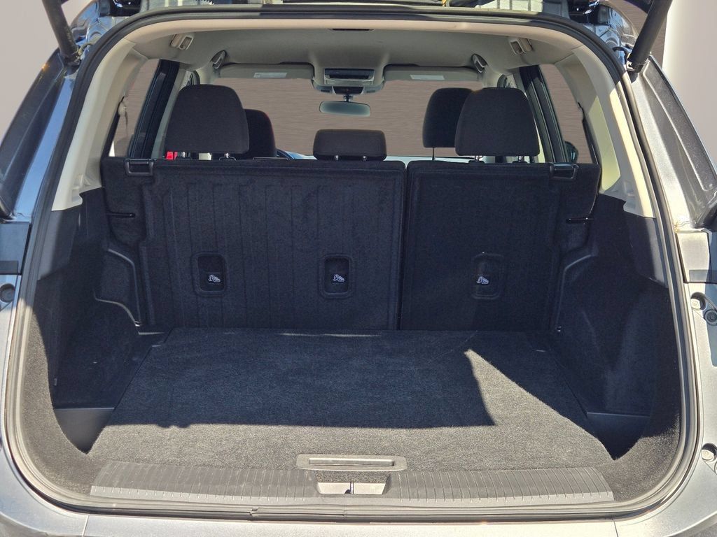 Used 2025 Nissan Rogue SV FWD image 12