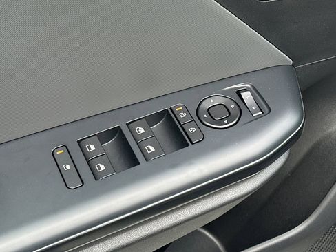 New 2025 Kia K4 LXS image 13