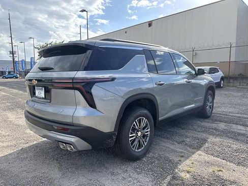 New 2026 Chevrolet Traverse LT image 7