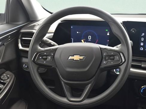 Used 2025 Chevrolet TrailBlazer LT w/ Driver Confidence Package AWD/4WD image 24