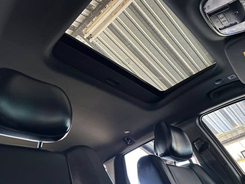 Used 2018 Jeep Grand Cherokee Altitude RWD image 18