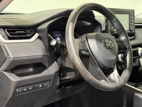 Certified 2022 Toyota RAV4 XLE w/ Convenience Package AWD/4WD image 17