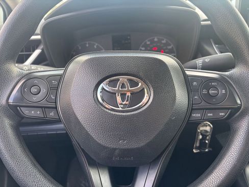 Used 2025 Toyota Corolla LE image 25