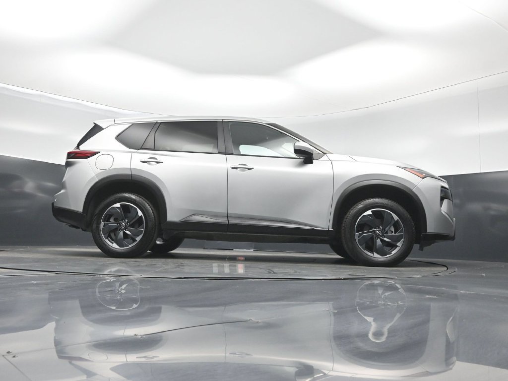 Used 2024 Nissan Rogue SV AWD/4WD image 46