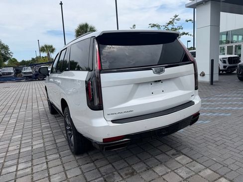 Used 2024 Cadillac Escalade Sport Platinum w/ Heavy-Duty Trailer Package AWD/4WD image 9