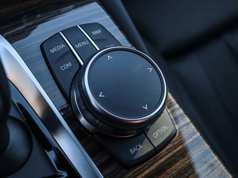 Certified 2023 BMW 530i w/ Convenience Package image 22