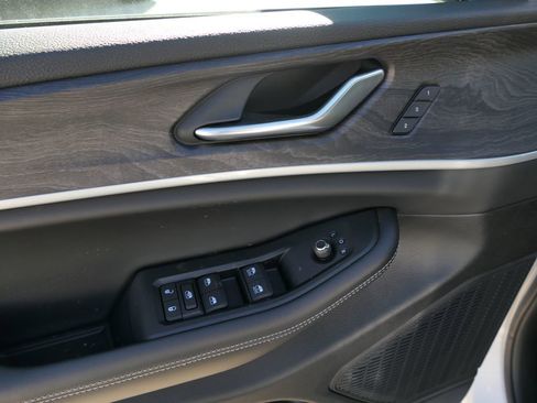 New 2025 Jeep Grand Cherokee Limited image 10