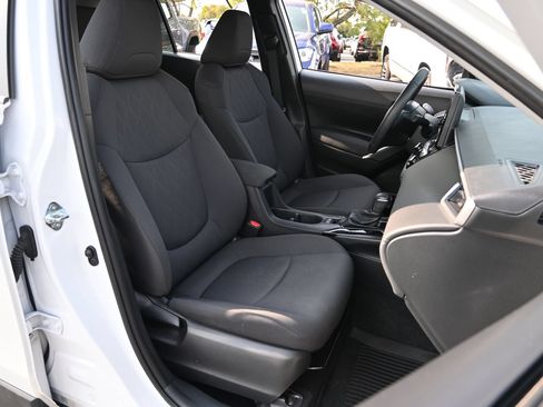 Used 2024 Toyota Corolla Cross LE AWD/4WD image 26