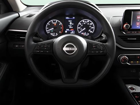 Used 2024 Nissan Altima 2.5 S FWD image 25
