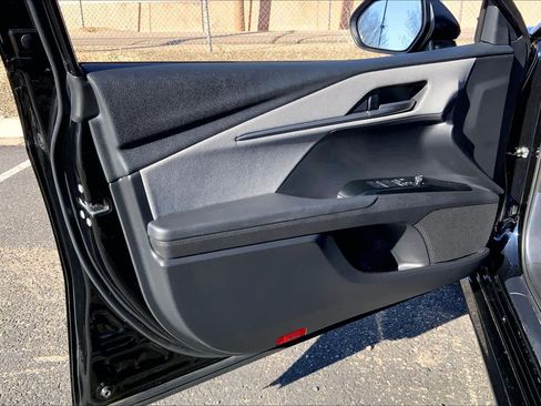 Used 2025 Toyota Camry LE w/ Convenience Package image 19