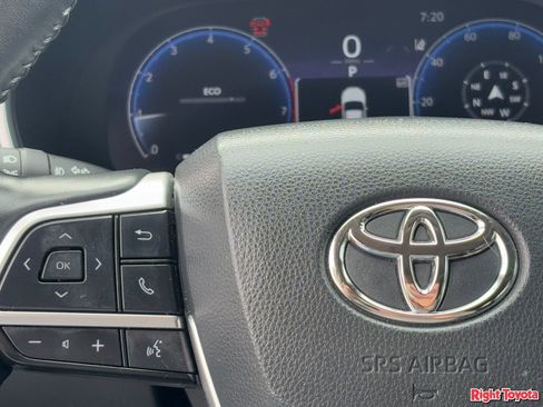 Used 2023 Toyota Highlander Limited image 22