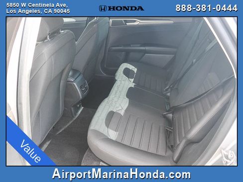 Used 2020 Ford Fusion SE FWD image 12