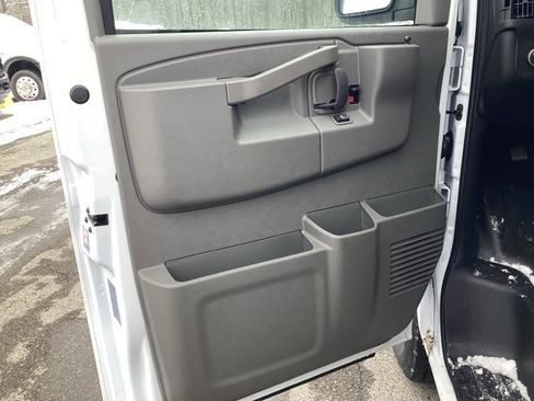 New 2025 Chevrolet Express 2500 image 19