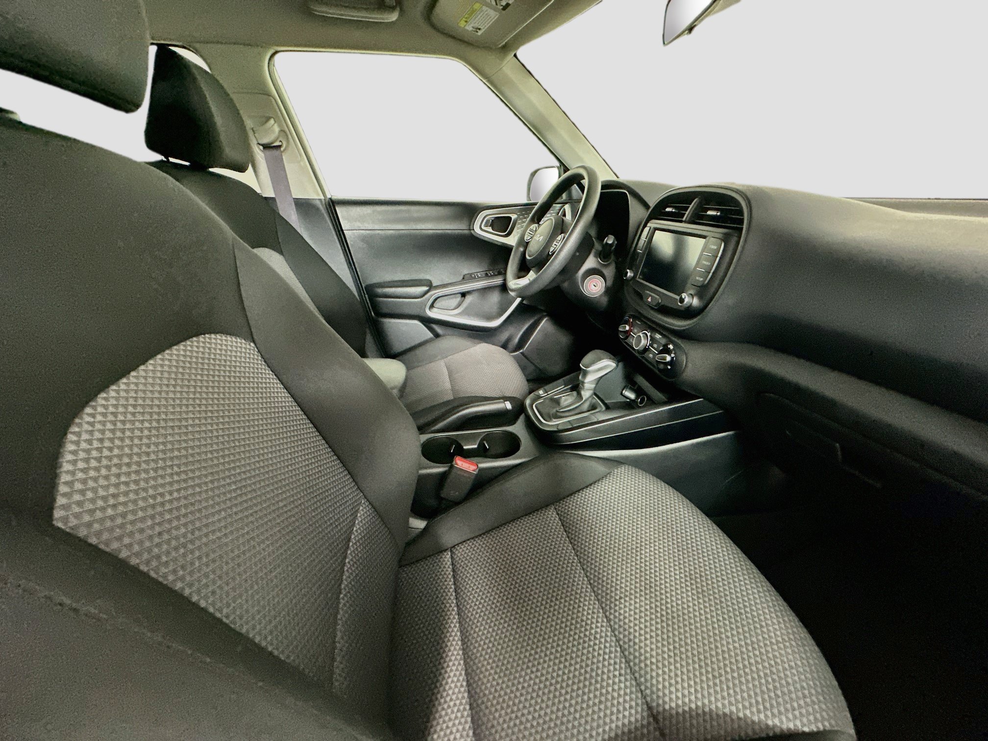 Used 2025 Kia Soul LX w/ LX Technology Package FWD image 28