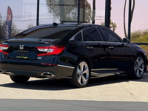 Used 2018 Honda Accord Touring image 13