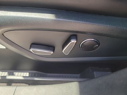 Used 2021 Lincoln Nautilus Reserve FWD image 18