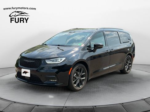 Used 2025 Chrysler Pacifica Limited FWD image 7