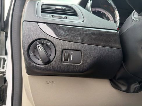 Used 2018 Dodge Grand Caravan SE w/ UConnect Hands-Free Group FWD image 20