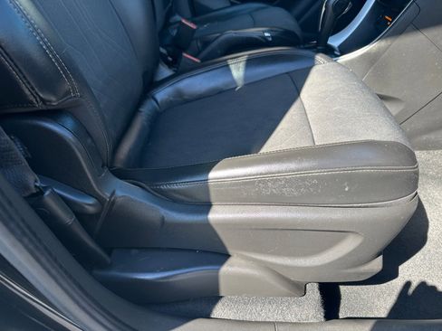 Used 2019 Chevrolet Trax LT w/ LT Convenience Package image 10