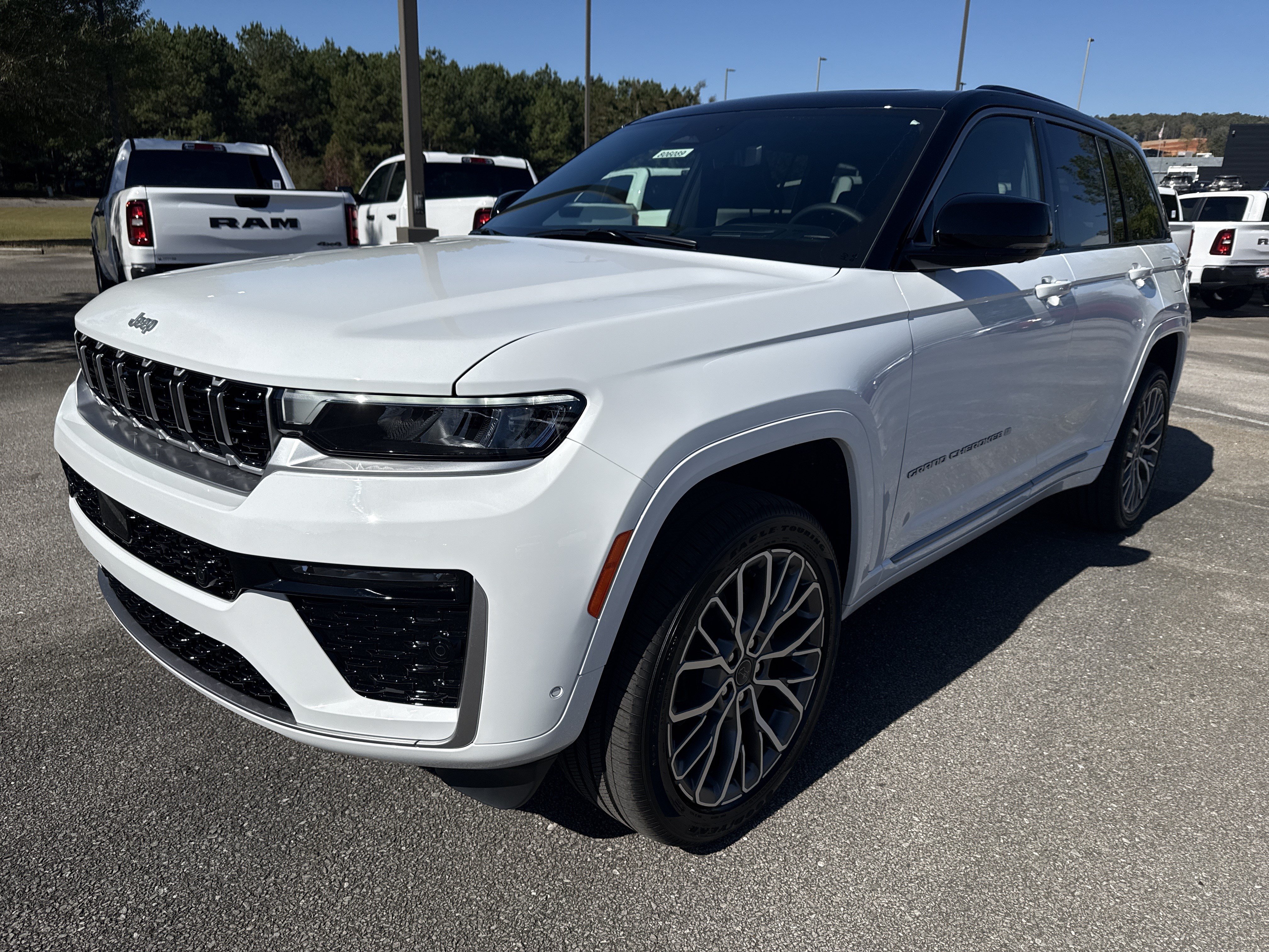 New 2027 Jeep Grand Cherokee Summit AWD/4WD image 3