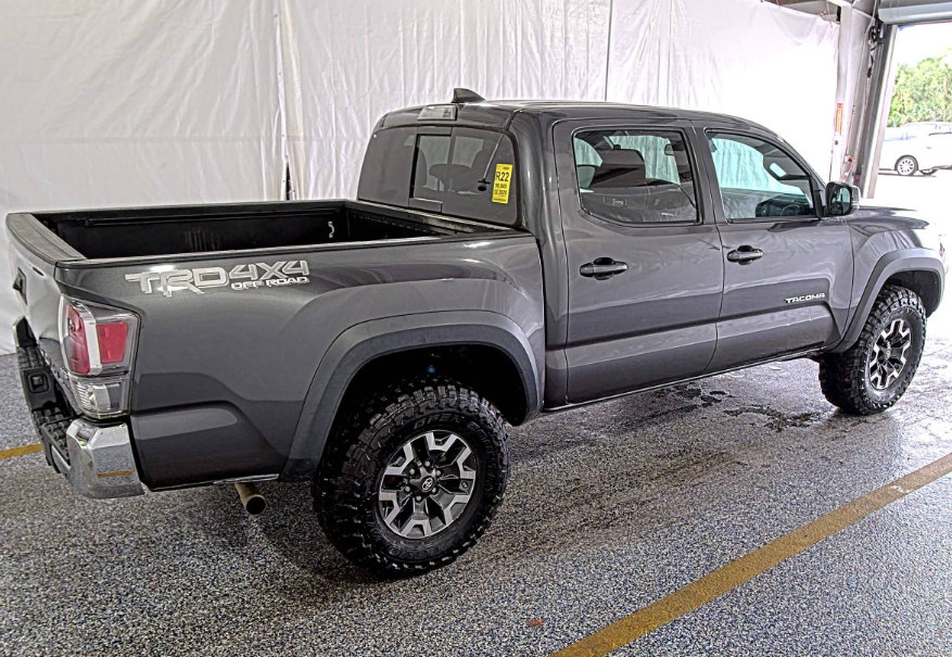 Used 2020 Toyota Tacoma TRD Off-Road AWD/4WD image 3