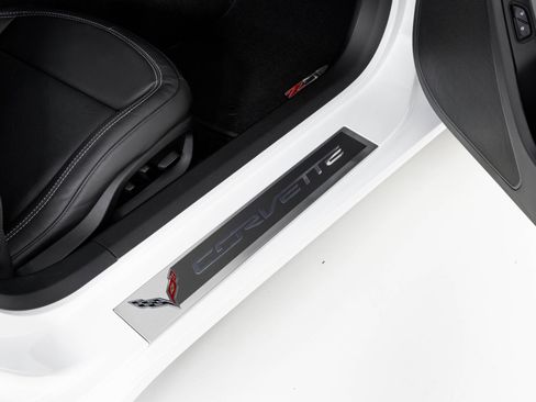 Used 2015 Chevrolet Corvette Z06 w/ 3LZ Preferred Equipment Group image 40