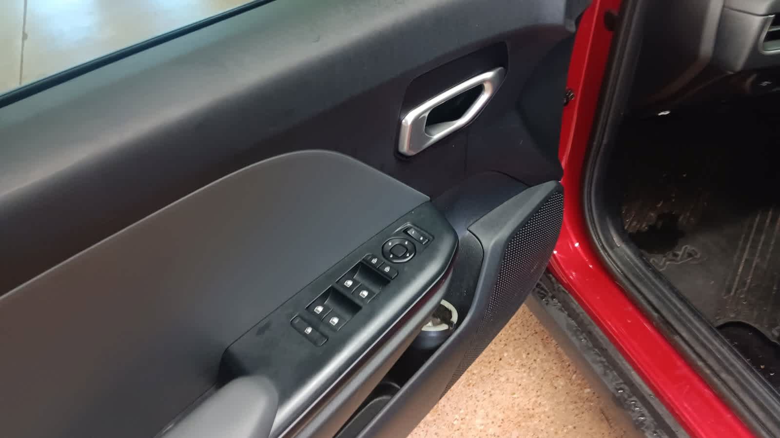 Used 2025 Kia K4 FWD image 4