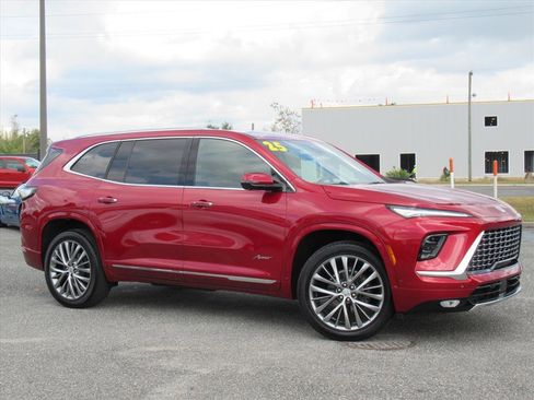 Used 2025 Buick Enclave Avenir w/ Super Cruise Package image 2
