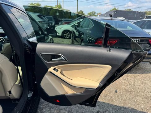 Used 2014 Mercedes-Benz CLA 250 4MATIC image 17