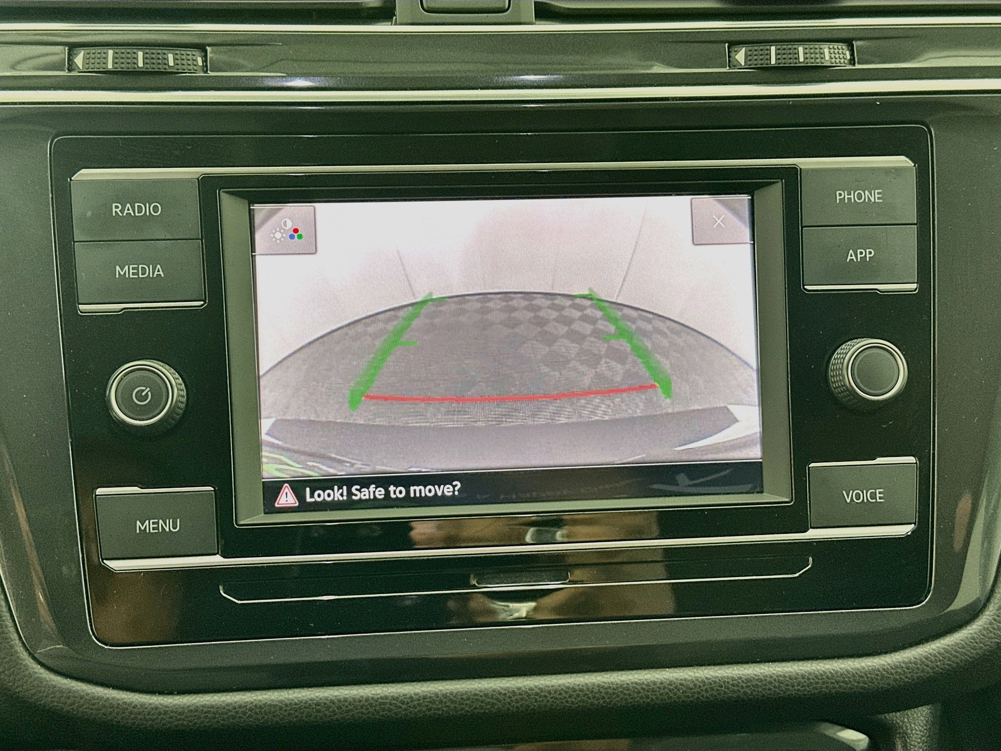 Used 2022 Volkswagen Tiguan S FWD image 21