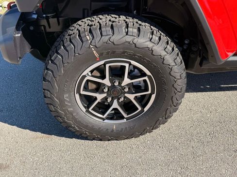 New 2026 Jeep Wrangler Unlimited Rubicon AWD/4WD image 35