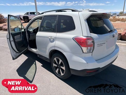 Used 2018 Subaru Forester 2.5i Premium AWD/4WD image 4