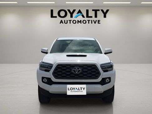 Used 2023 Toyota Tacoma TRD Sport w/ Technology Package AWD/4WD image 8