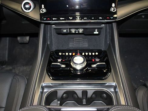 New 2026 Jeep Grand Wagoneer L Summit AWD/4WD image 25