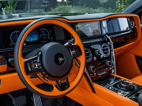 Used 2025 Rolls-Royce Cullinan image 26