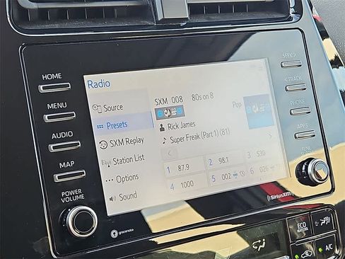 Used 2022 Toyota Prius LE image 15