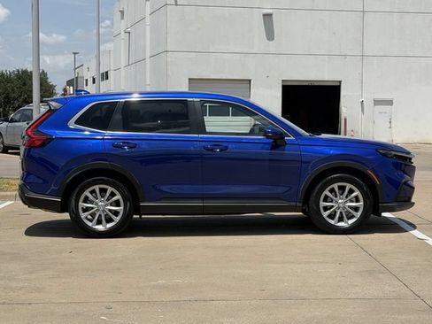 Used 2025 Honda CR-V EX image 3