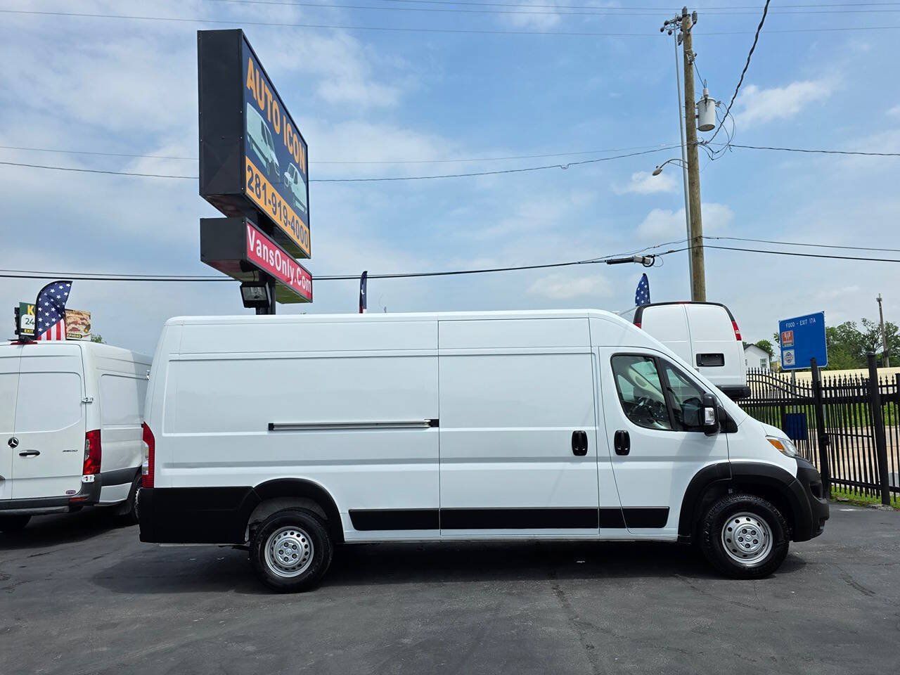 Used 2025 RAM ProMaster 3500 w/ Convenience Group FWD image 3